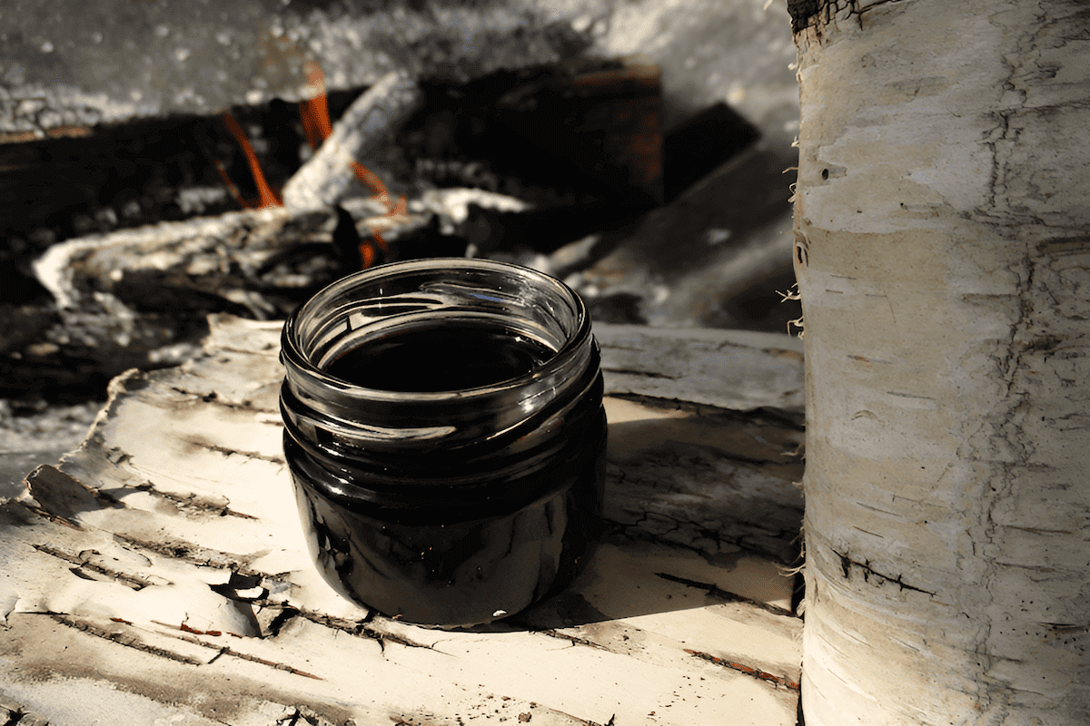 Making birch tar glue from birch bark