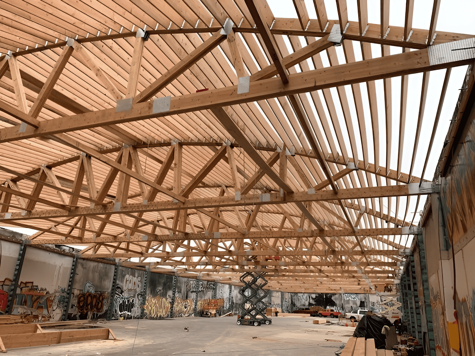 wide span bowstring roof trusses for clear open interiors
