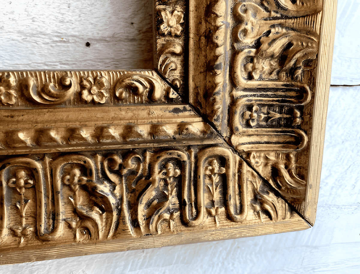 decorative antique style wood picture frame designs for photographs and art