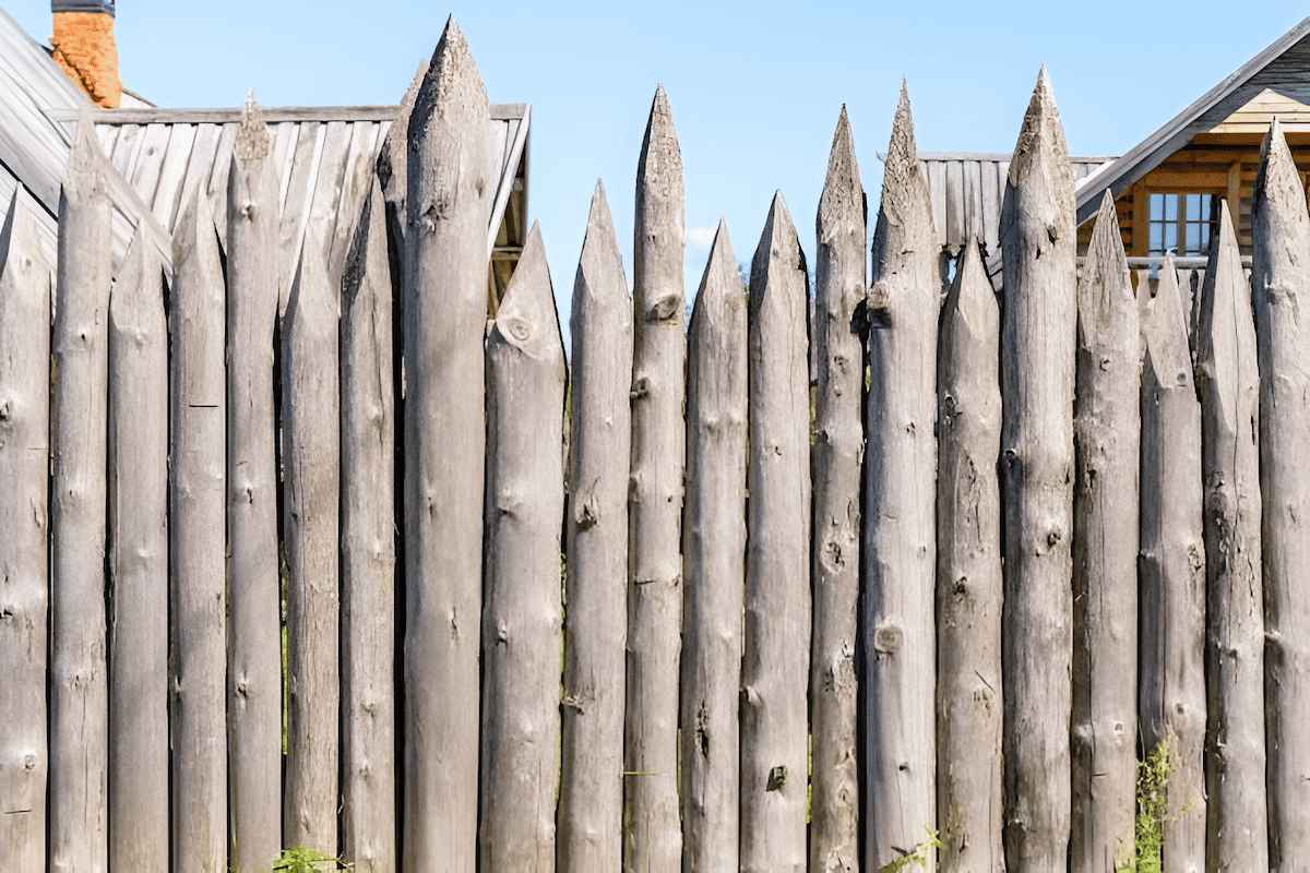 ponderosa sawlog stockade fence